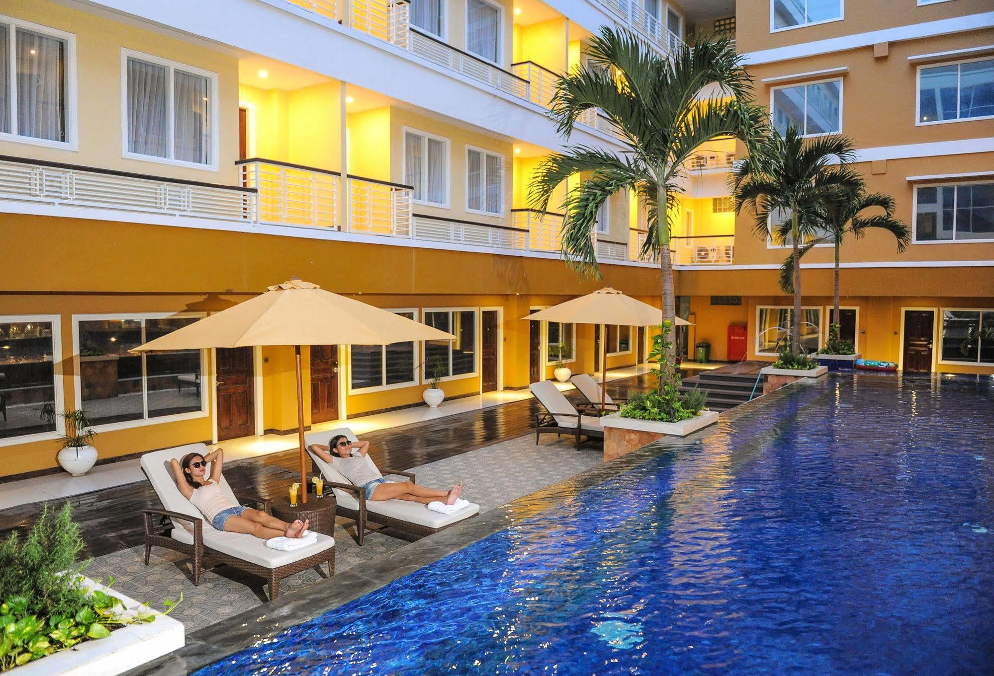 Sylvia Hotel Premier Kupang Kupang  Exterior photo