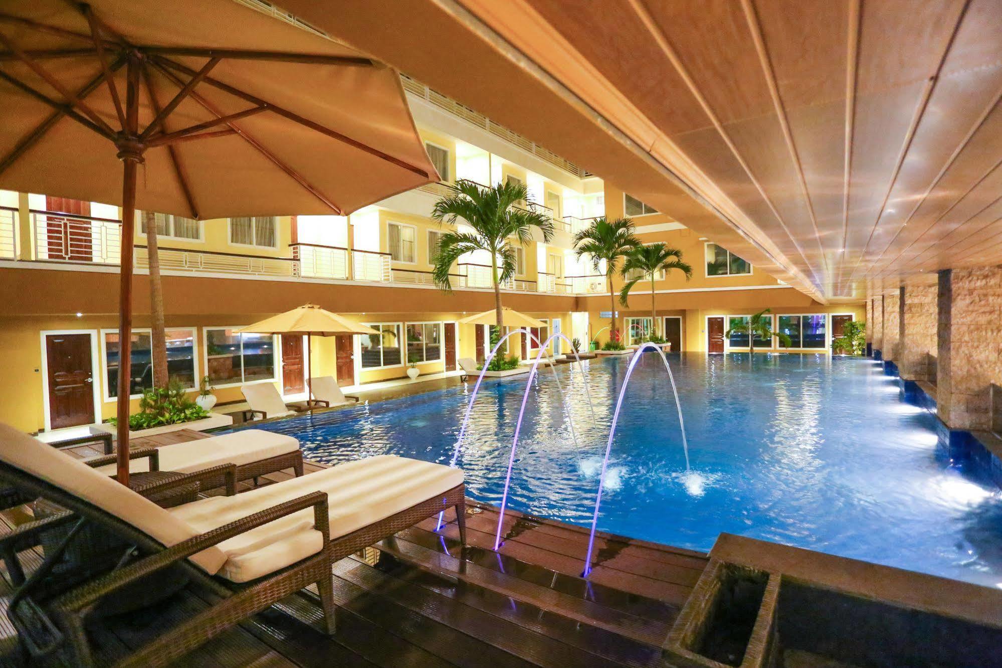 Sylvia Hotel Premier Kupang Kupang  Exterior photo